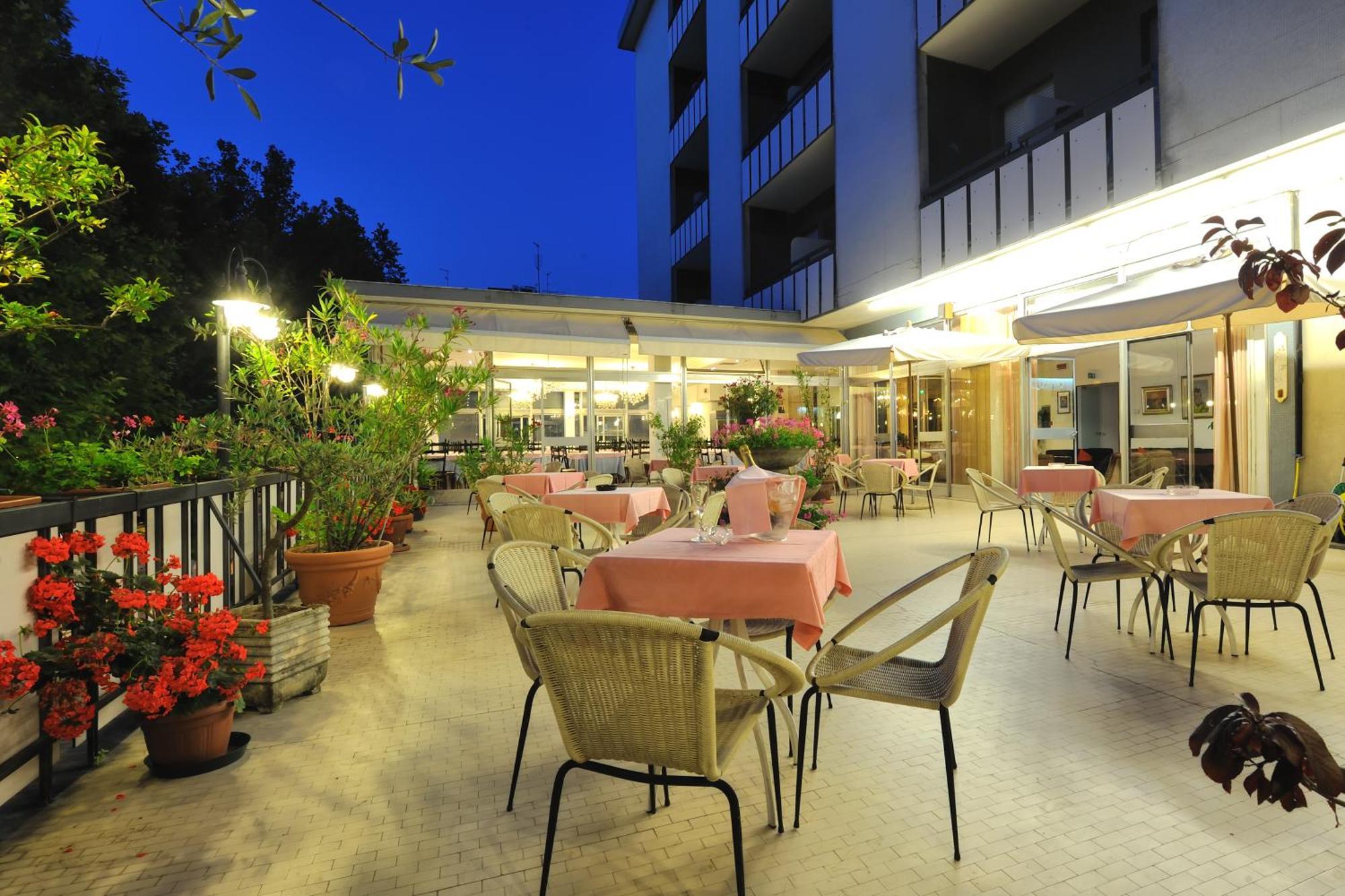 Hotel Miramare Et De La Ville Rimini Exteriör bild